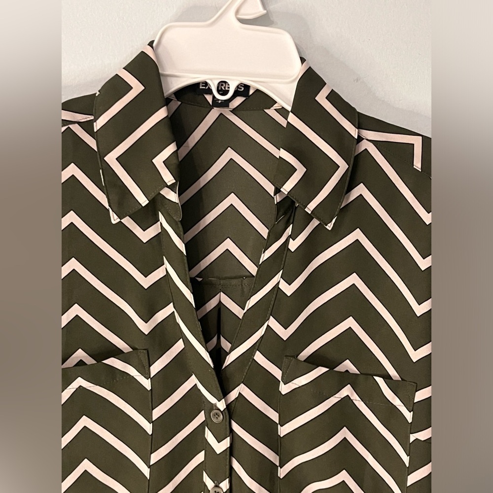 Express Button Down Blouse Size Small Loose Fit F… - image 3